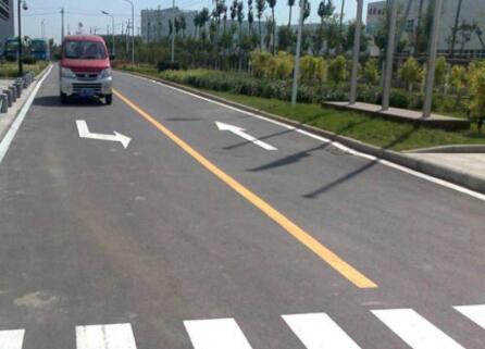 道路劃線的六大優(yōu)勢是哪些，蘇州道路劃線廠商對劃線的施工要求？