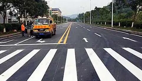 西安道路標(biāo)線施工多少錢一米？飛揚市政價格合理