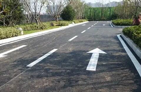 蘇州道路劃線的兩種類型：冷噴劃線和熱熔劃線？