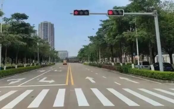 蘇州交通設(shè)施廠家解讀紅綠燈的作用有哪些？