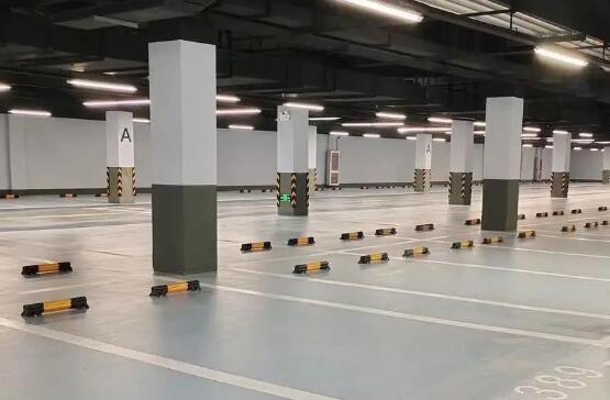 蘇州道路劃線廠家剖析，怎樣區(qū)分聚氨酯地坪漆和環(huán)氧地坪漆？