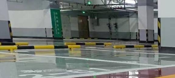 蘇州環(huán)氧地坪廠家分析，冬天進(jìn)行地坪施工時(shí)，特別注意以下幾個(gè)方面？